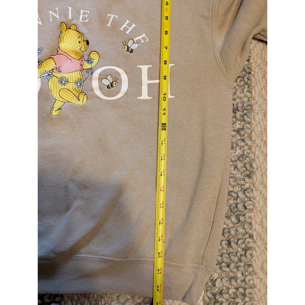 Disney Winnie the Pooh Embroidered Sweatshirt Tan Crewneck Small Bees Daisies - Picture 7 of 8